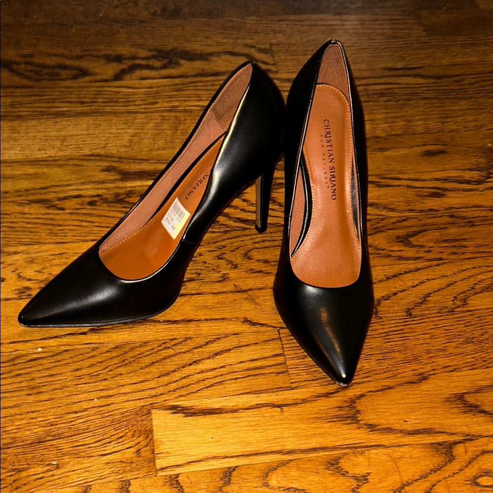 Christian Siriano Black Pointed-Toe Vegan Leather Pumps - Picture 7 of 9